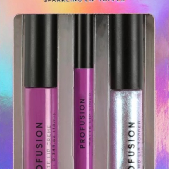 *LIMITED EDITION* New MEAN GIRLS Makeup and More 4pc Bundle - Picture 4 of 4